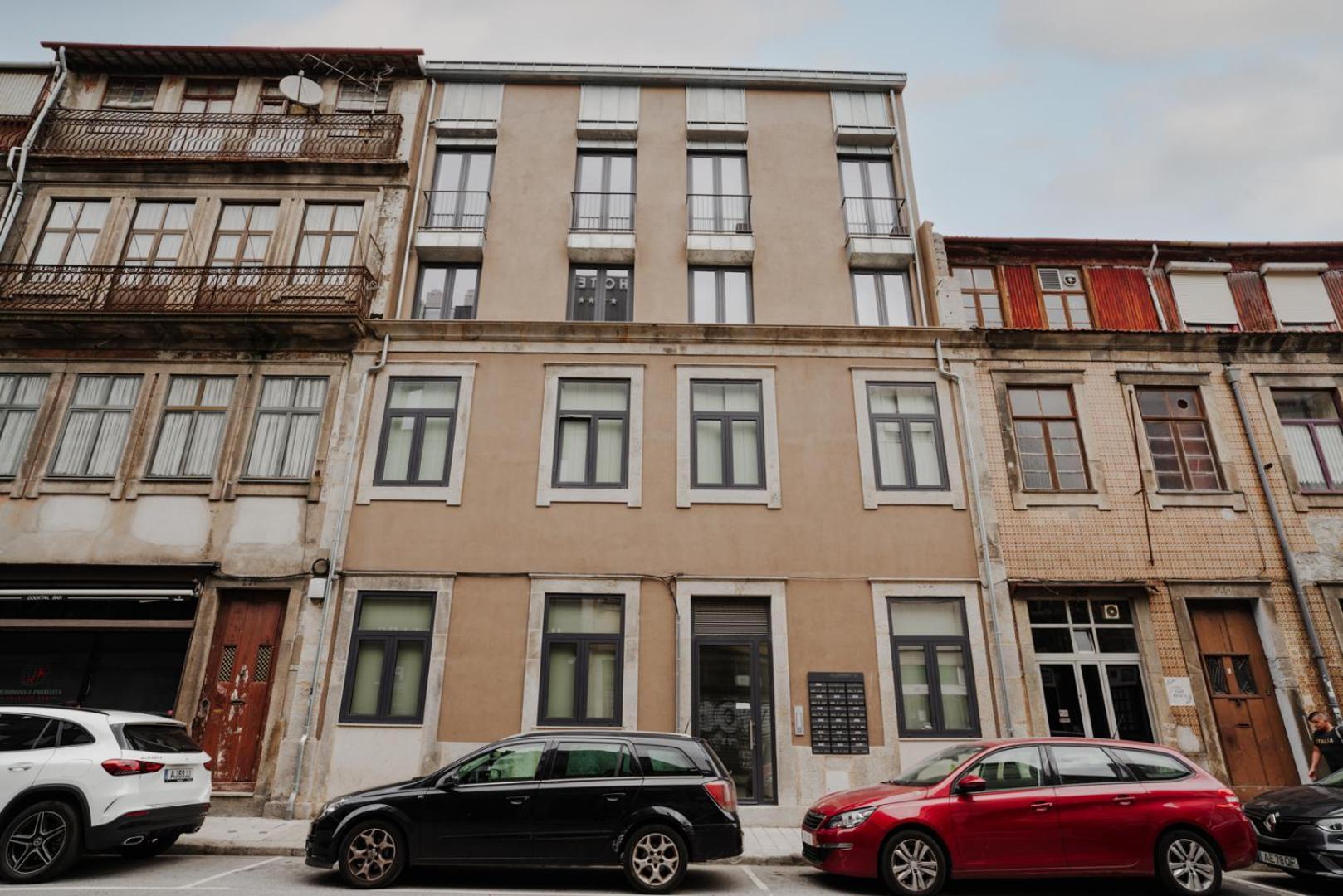 Charming Central Studio With Ac, Next To Metro Station Apartment Porto Luaran gambar